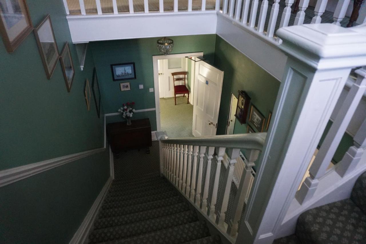 The Edwardian Lodge Guest House Salisbury Bagian luar foto