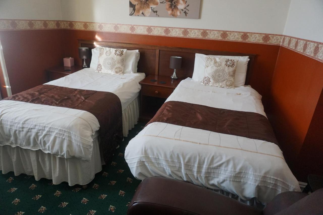 The Edwardian Lodge Guest House Salisbury Bagian luar foto