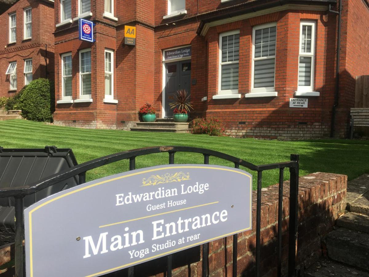 The Edwardian Lodge Guest House Salisbury Bagian luar foto