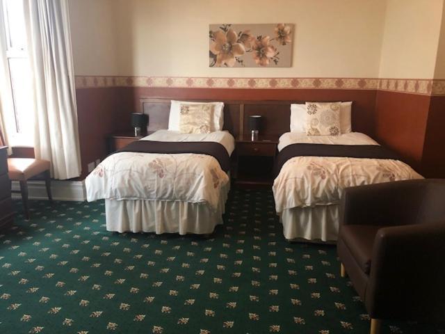 The Edwardian Lodge Guest House Salisbury Bagian luar foto